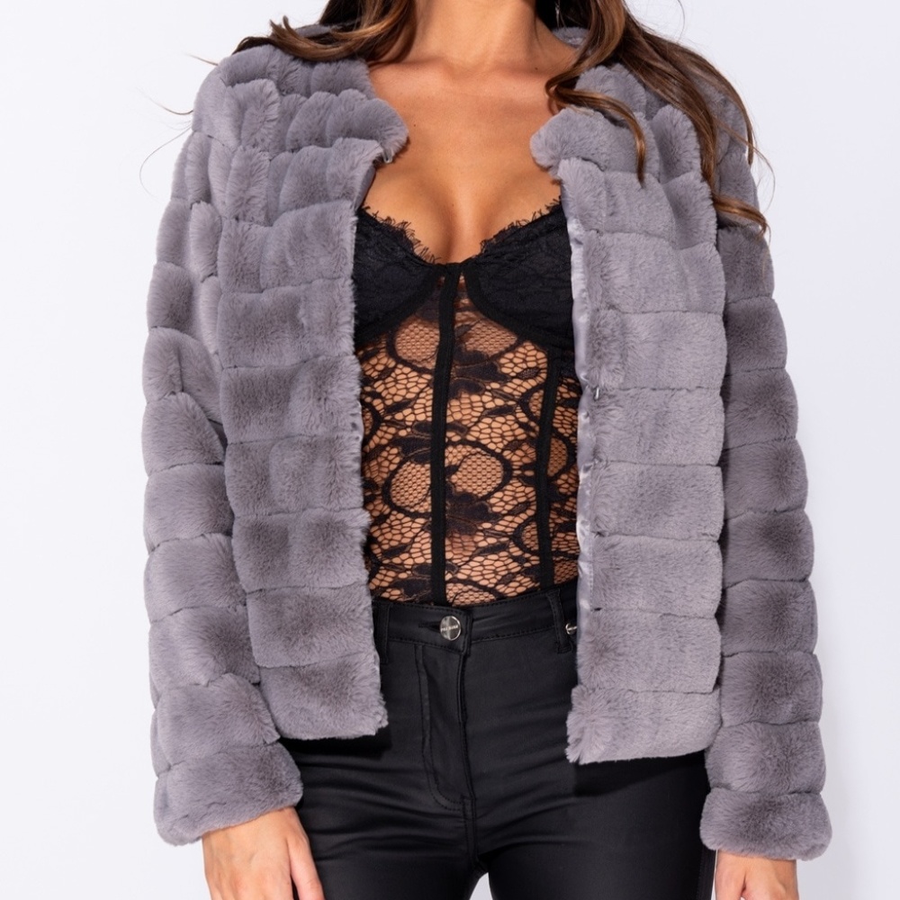 Luna Gray Faux Fur Jacket - Picture 4 of 8